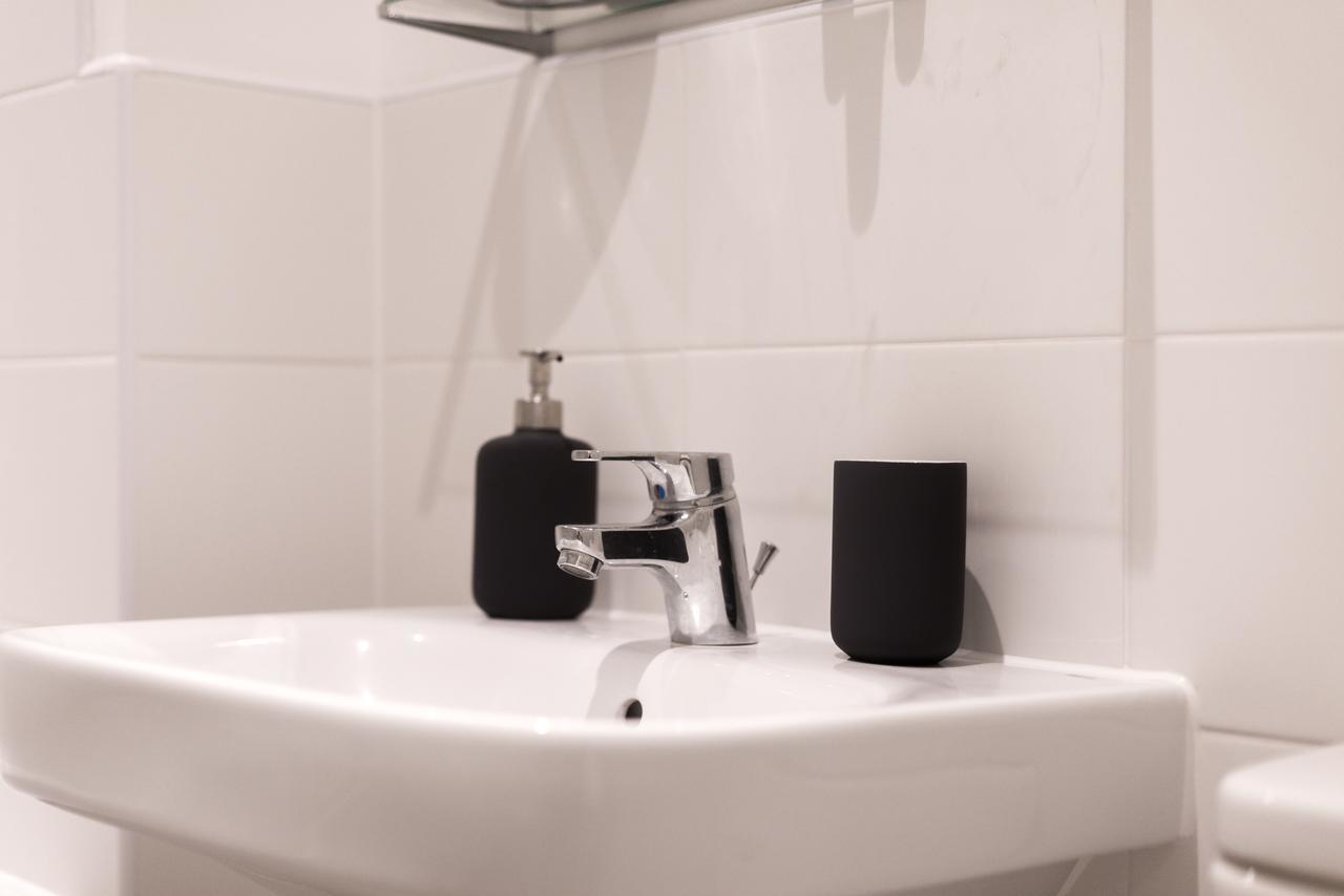 Hertford Serviced Apartments Ware Ngoại thất bức ảnh